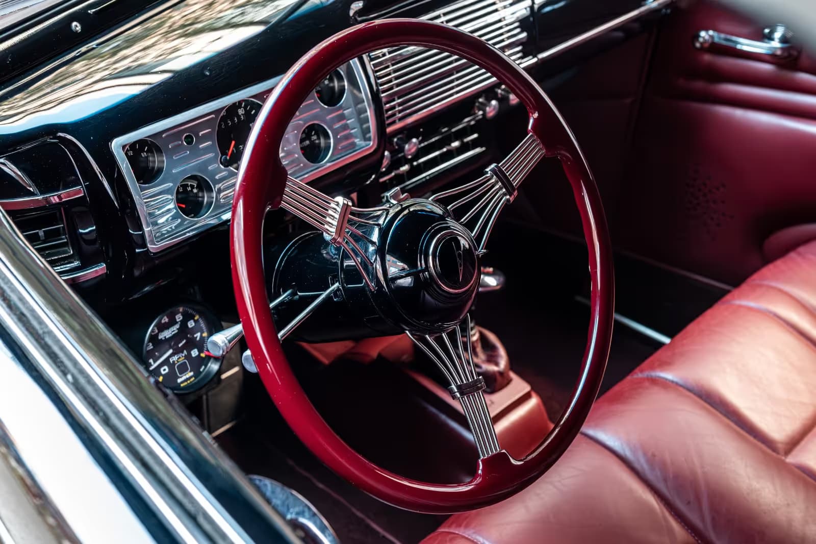 Showroom - Unser stilvoll eingerichteter Showroom mit einer Auswahl an Fahrzeugen